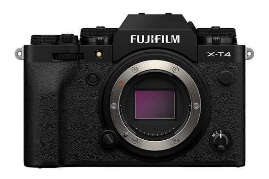 Fujifilm X-T4 corpo macchina APS-C con stabilizzazione IBIS e sensore X-Trans CMOS 4