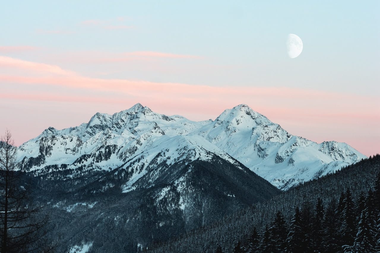 Services Snowy Mountain 1287145